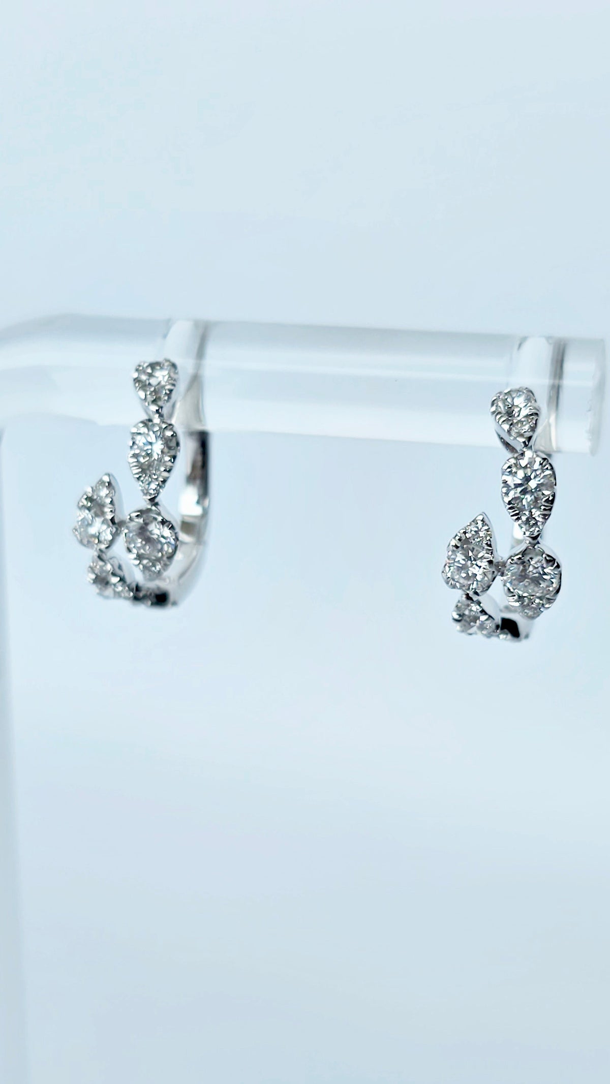 Vera - Aretes Oro Blanco 9K y Diamantes de Laboratorio