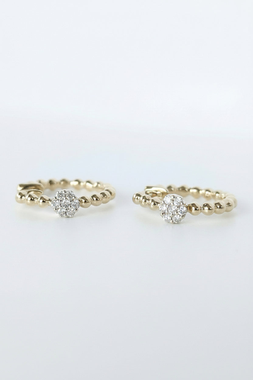 Clio - Aretes Oro Amarillo 9K y Diamantes de Laboratorio