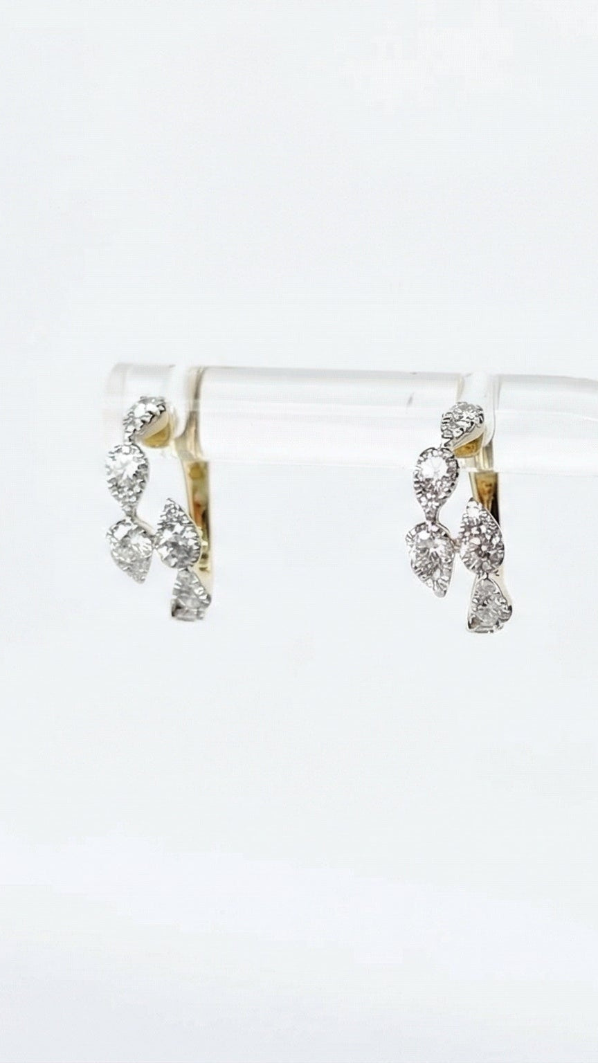 Vera - Aretes Oro Amarillo 9K y Diamantes de Laboratorio