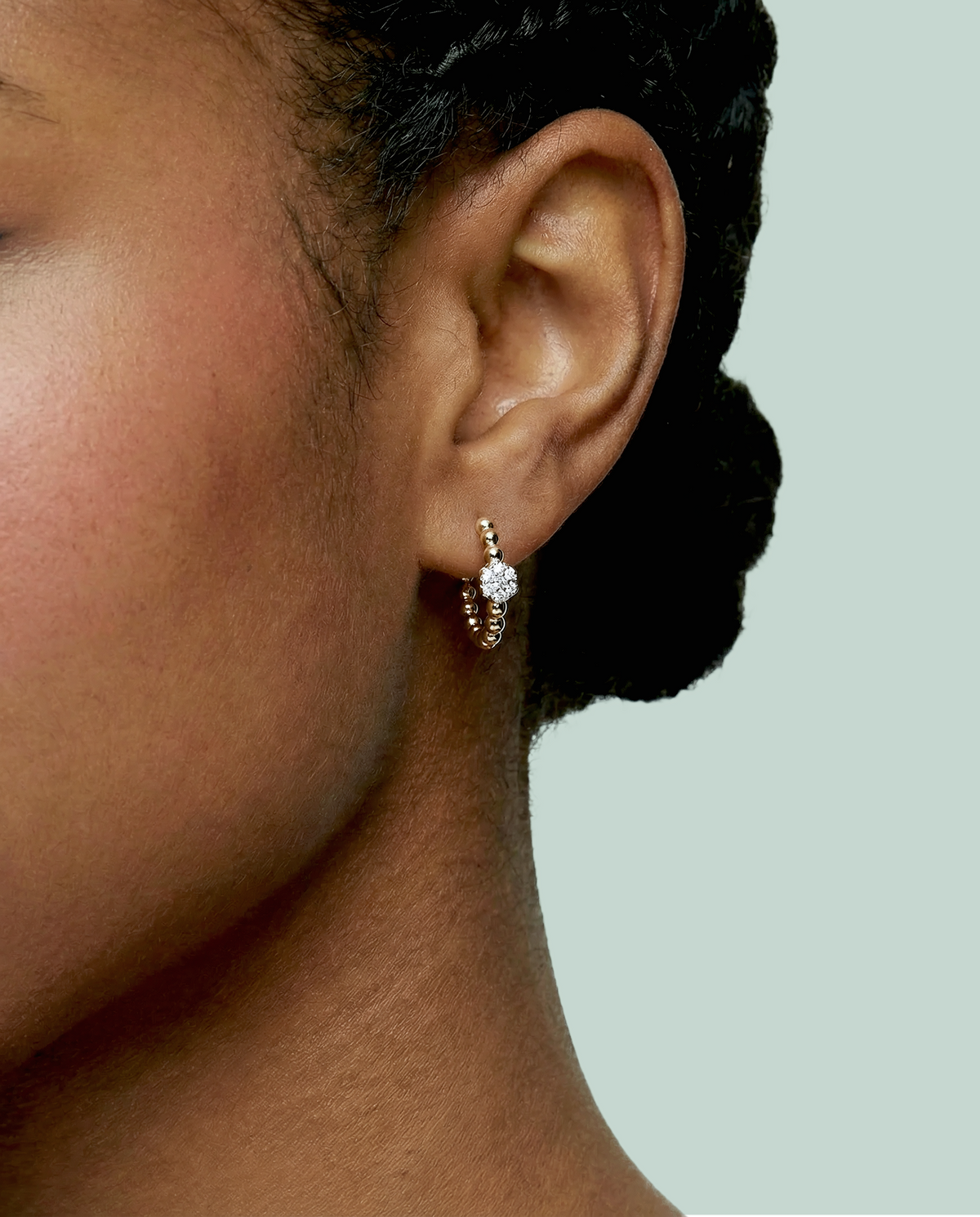 Clio - Aretes Oro Amarillo 9K y Diamantes de Laboratorio