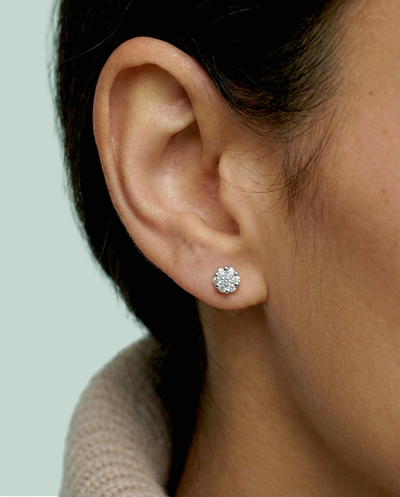 Lumi - Aretes Oro Blanco 9K y Diamantes de Laboratorio